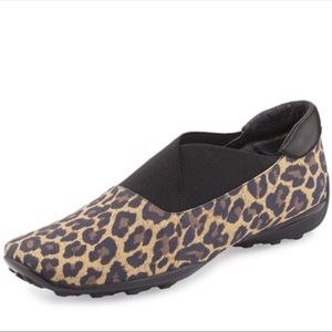 Sesto Meucci waterproof leopard print shoes 6.5 N